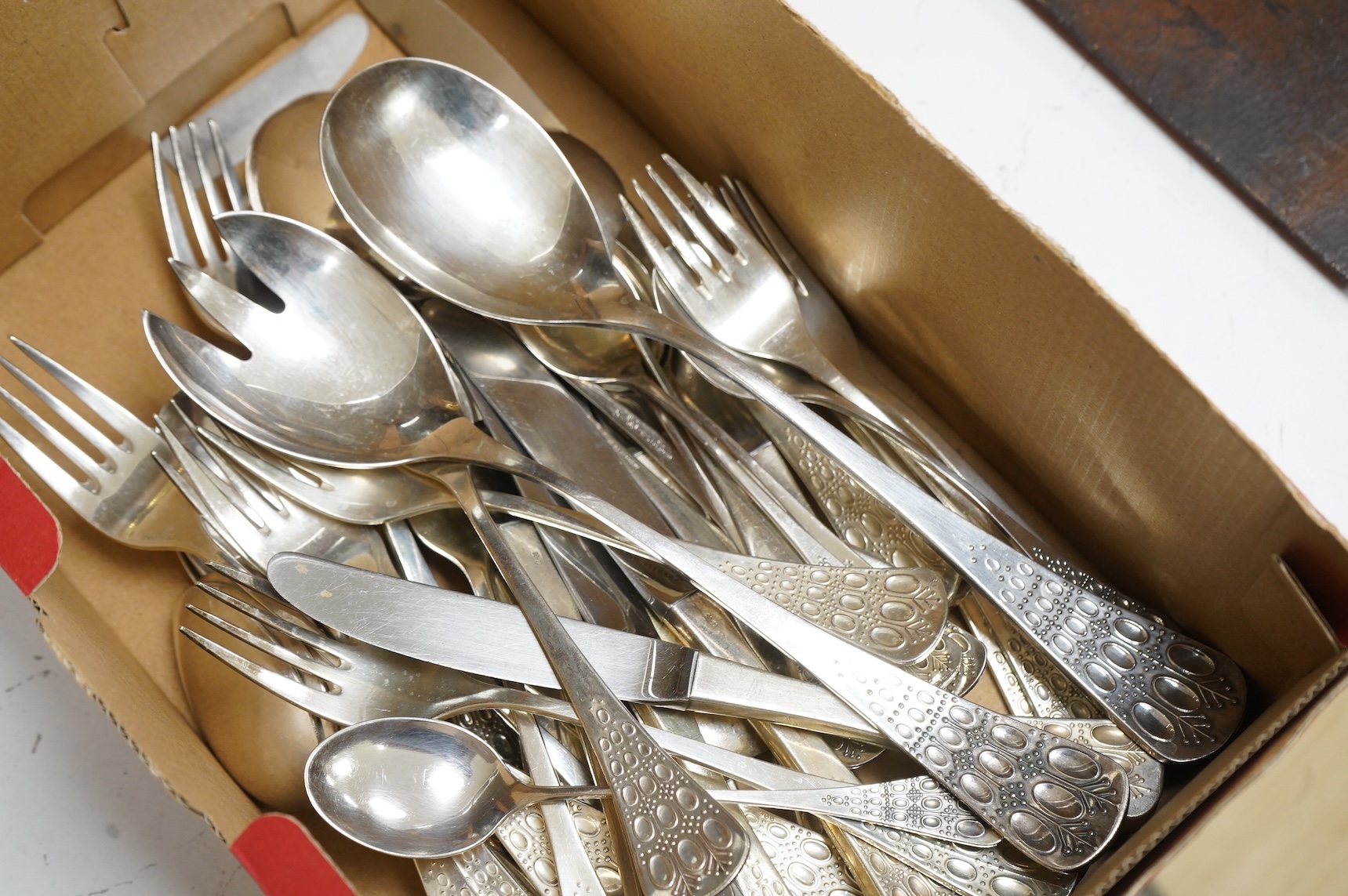 Bjorn Wiinblad for Rosenthal EPNS ‘Romanze’ pattern six setting flatware, a pair of servers and six teaspoons. Two small knives missing and one blade broken.